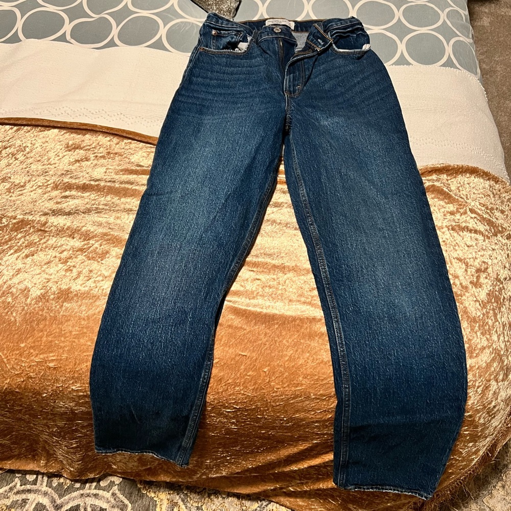 Abercrombie & Fitch Jeans size 27 “mom jeans”